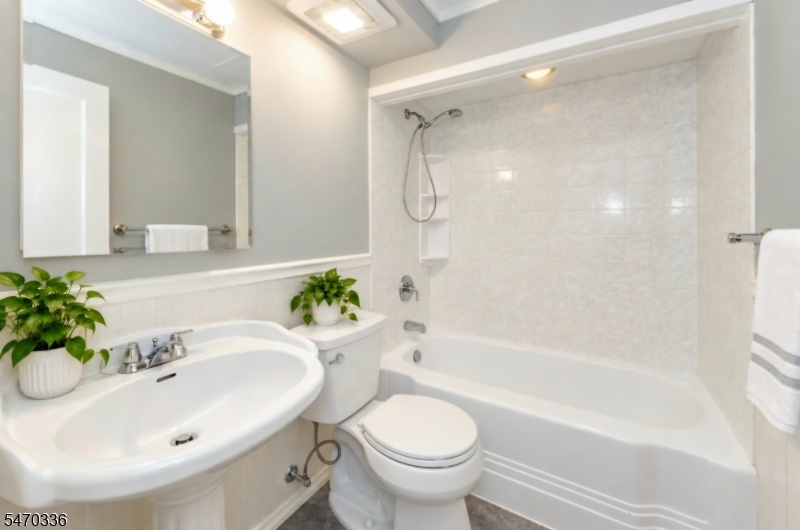 1st floor bathroom