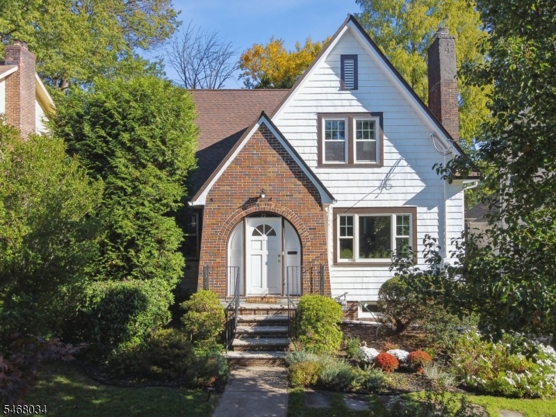 Fabulous Colonial
