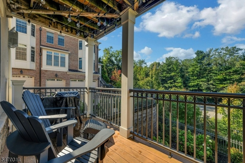 Deck off Family Room