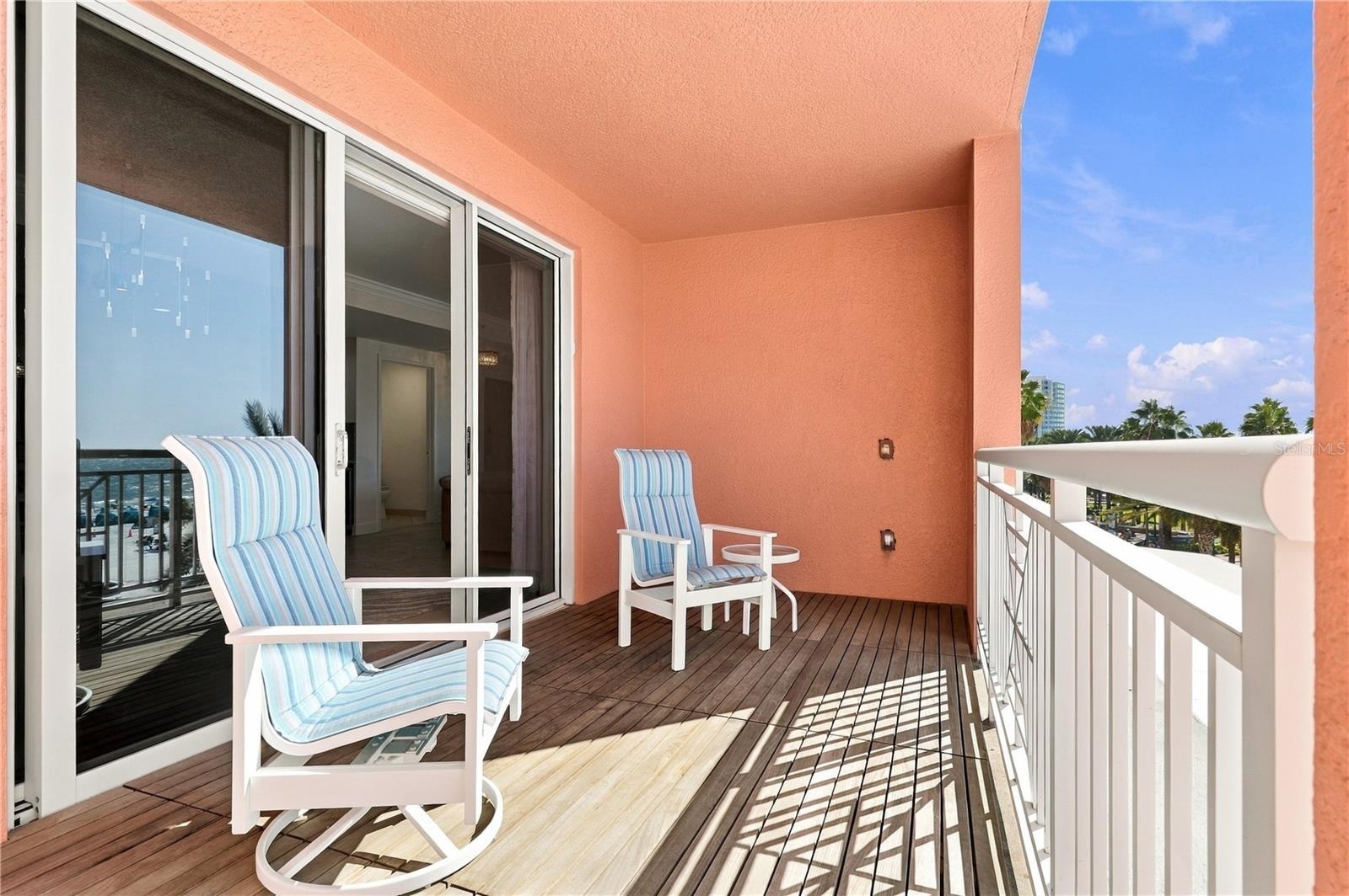 Dinning room balcony