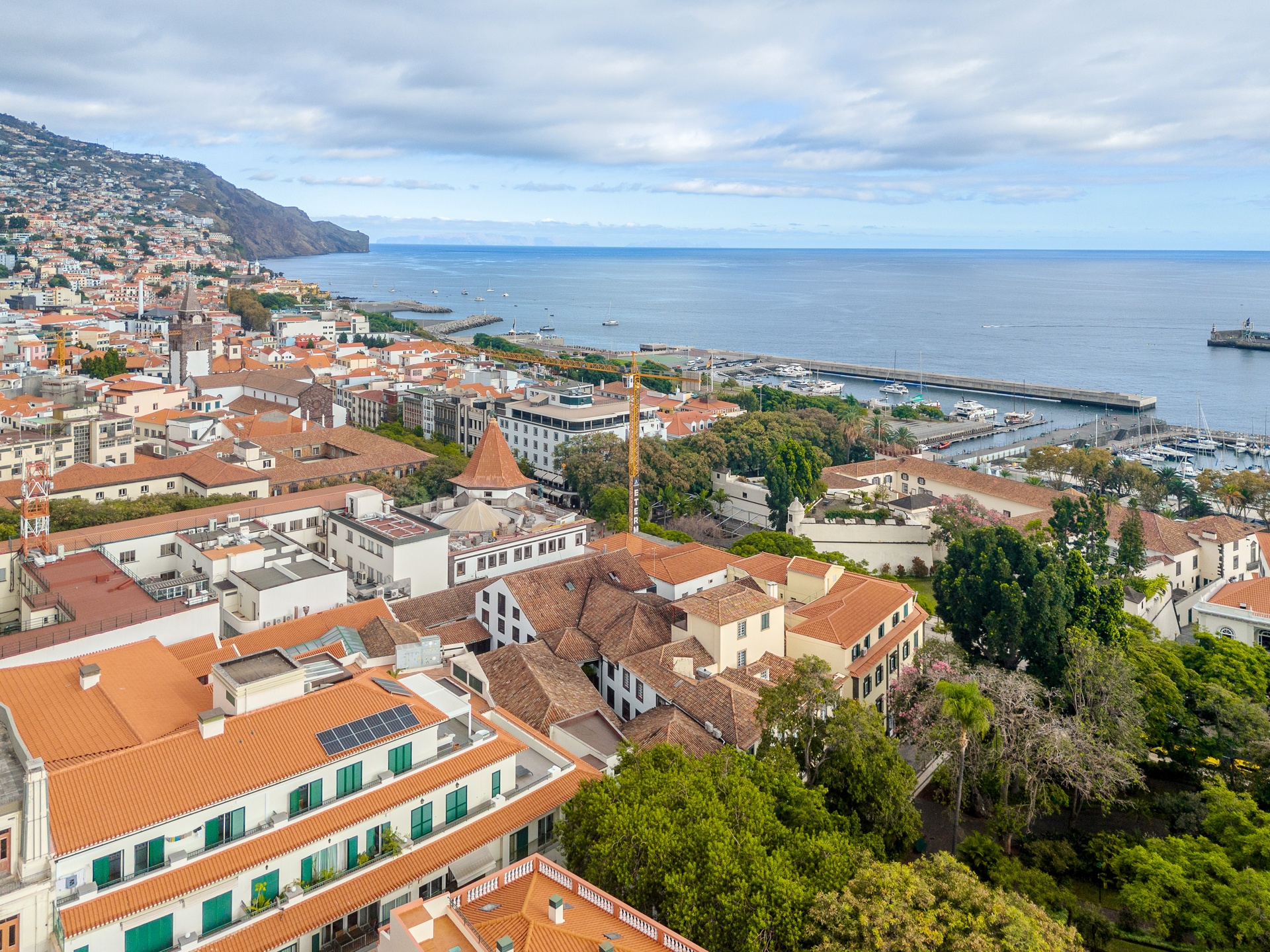 The Cathedral, marina | A Sé, a Marina e a baía do Funchal
