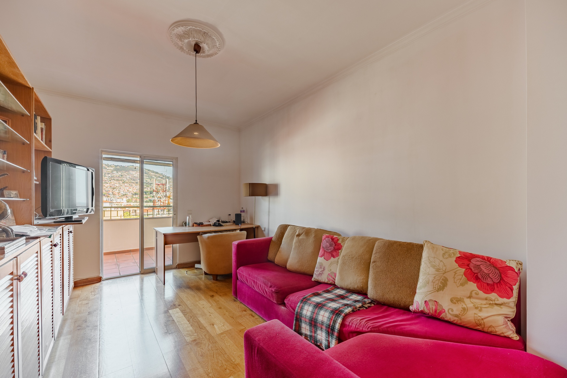 Bedroom / Home office | Quarto / Escritório