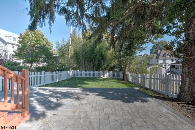 Patio & Yard