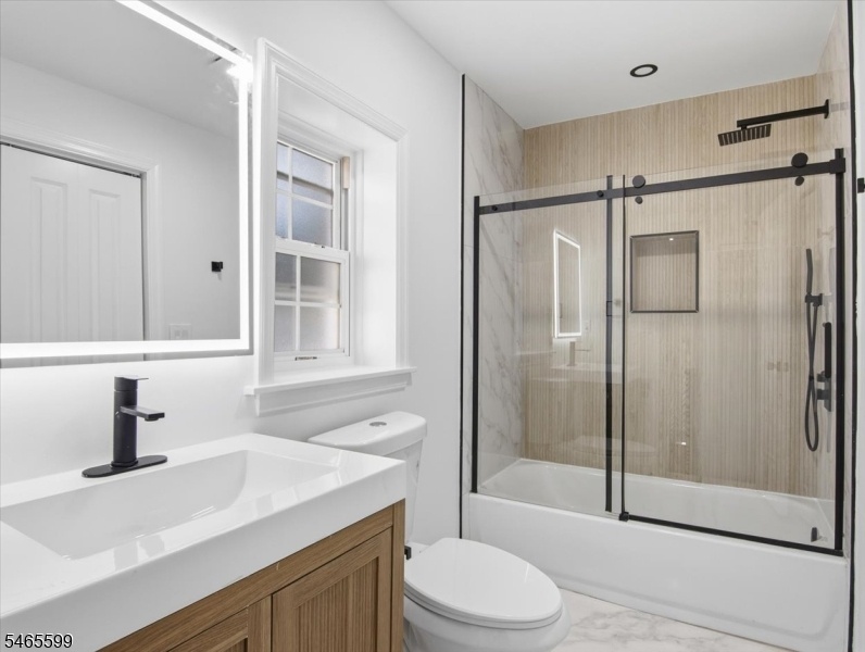 Updated Full Bathroom