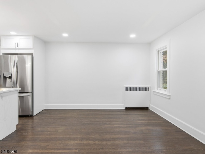 Large Dinin g Room area
