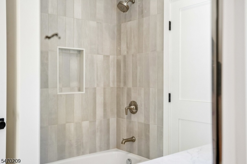 Jack & Jill Bath