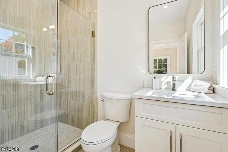 Ensuite Bath for Bedroom #4