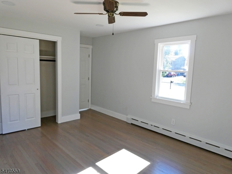 Primary bedroom w/attic access