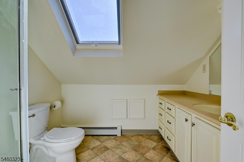 Second floor Full Bath