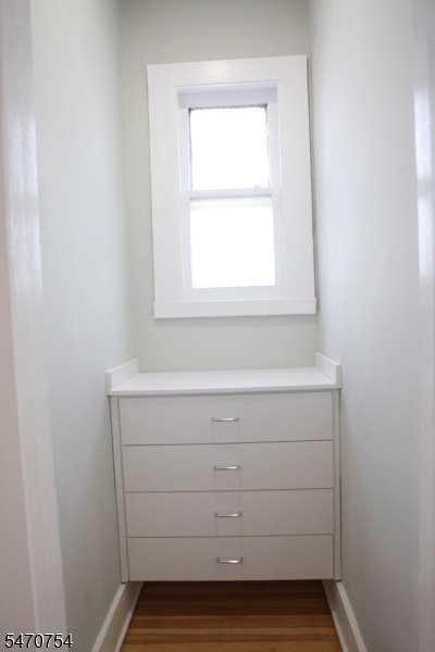 Closet built in