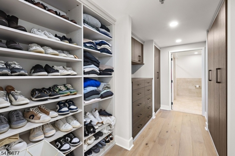 5 1st bedroom walk-in closet 2