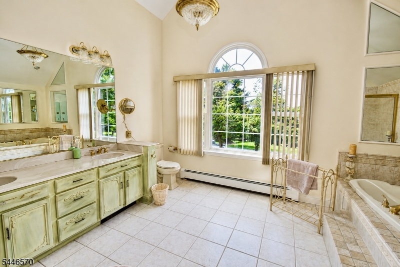 Prmiary Bathroom