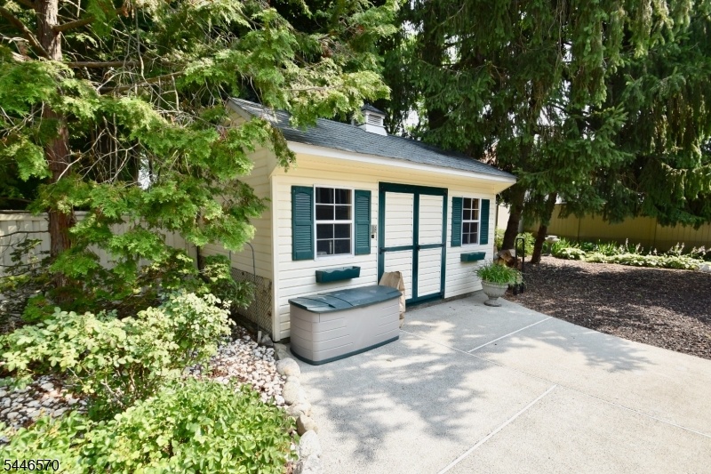 Shed