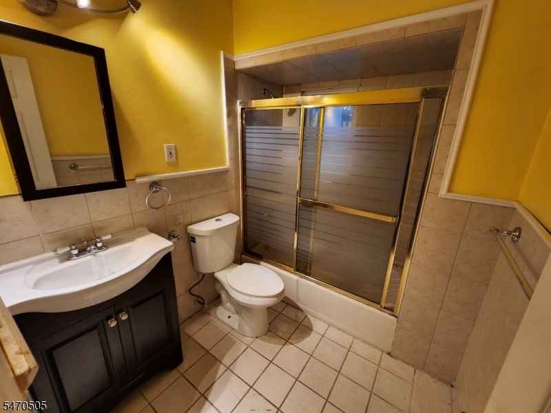 Bathroom-Unit 1