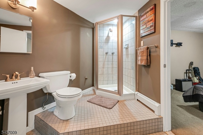 Lower Level Full Bath