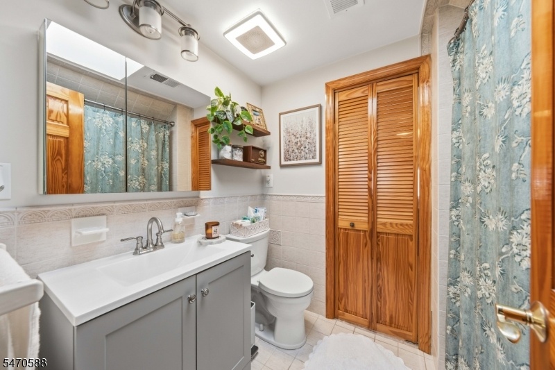 Upstairs Bathroom