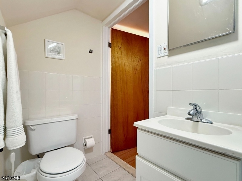 Full Bathroom - 2nd Floor
