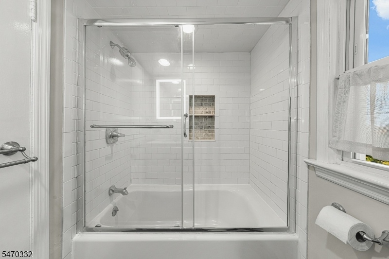 2nd Floor Bathroom, 2 of 2