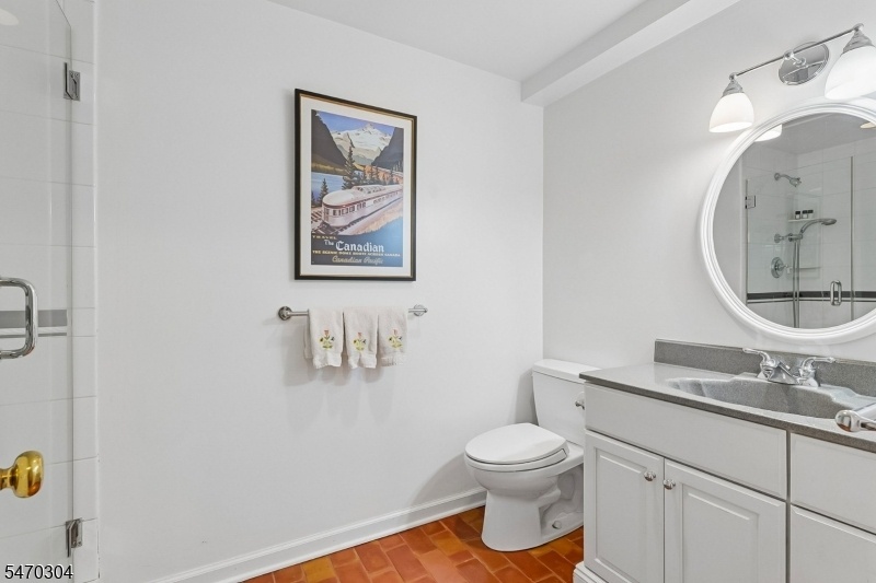 Lower Level Full Bath