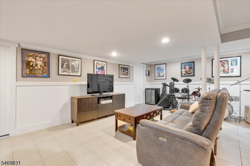 Lower Level Recreation Room