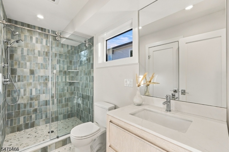 En Suite Bathroom