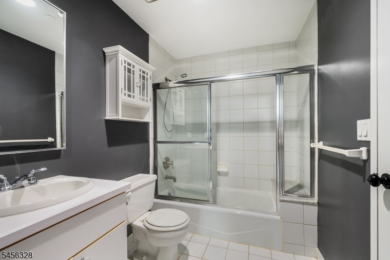Modern Bathroom