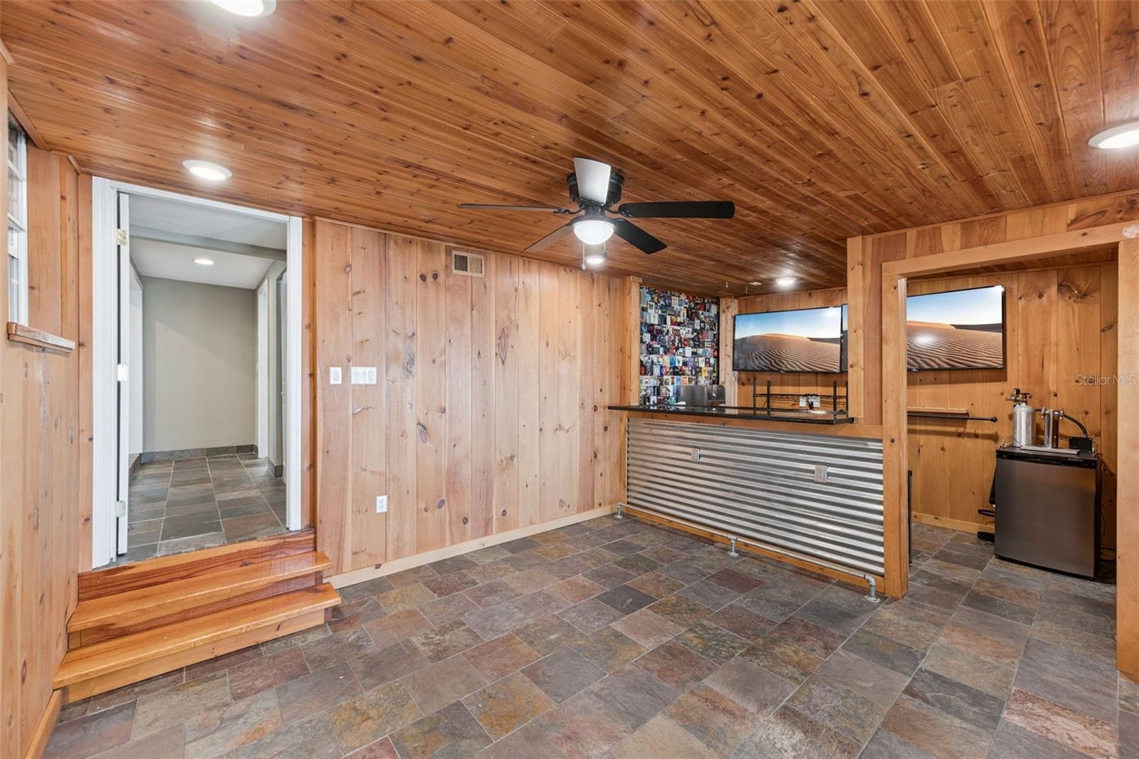 Bonus game room / Pub / Mancave ready for your next weekend game viewing.