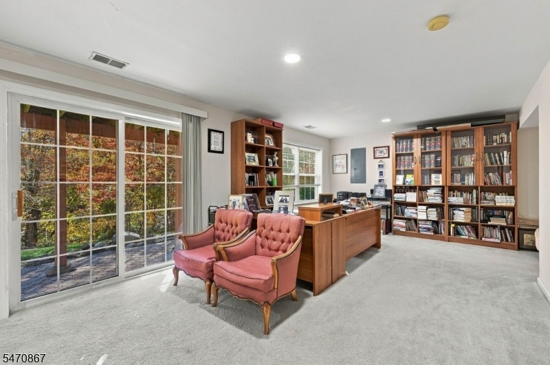 Grnd Floor Basement walkout