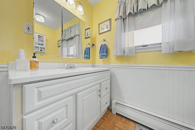 2nd Floor Bathroom