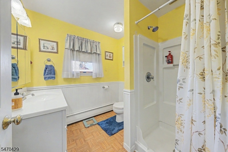 2nd Floor Bathroom