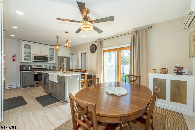 Dining into kitchen