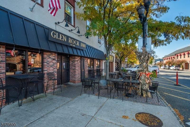 Glen Rock shopping/dining