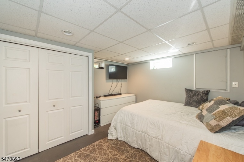 bedroom/office