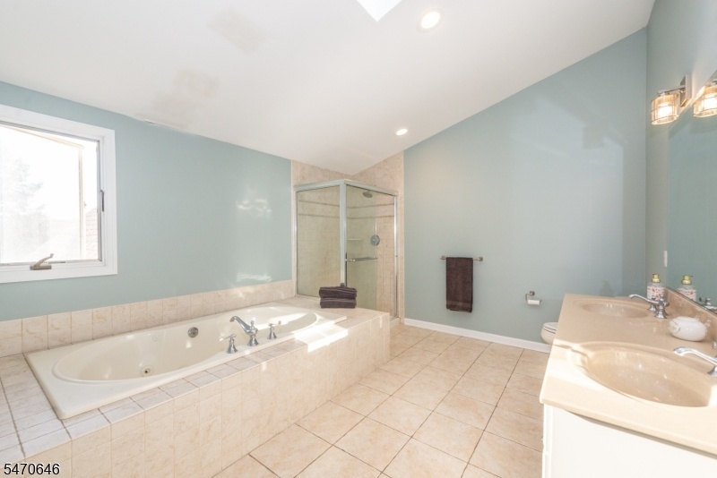Primary Full Bath