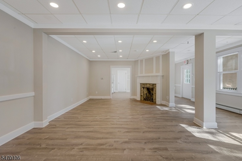MAIN BUILDING OFFICE SPACE