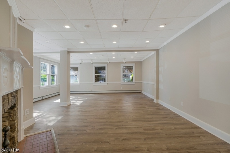 MAIN BUILDING OFFICE SPACE