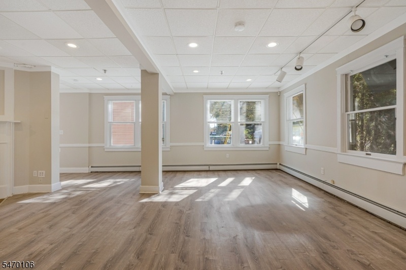 MAIN BUILDING OFFICE SPACE
