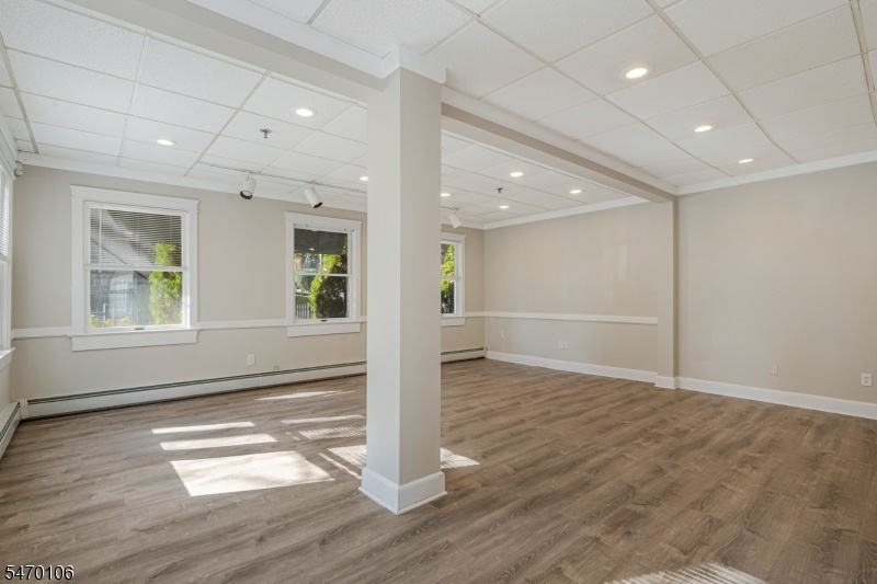 MAIN BUILDING OFFICE SPACE