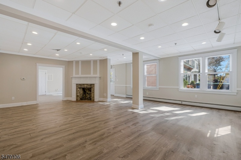 MAIN BUILDING OFFICE SPACE
