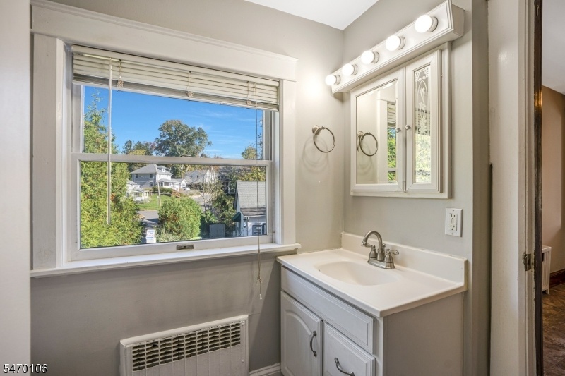 UNIT 2 FULL BATH