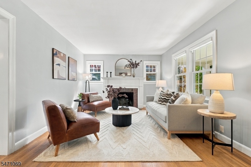 Living Room Alt View