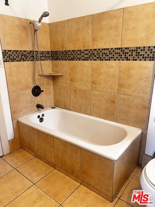 Bathtub