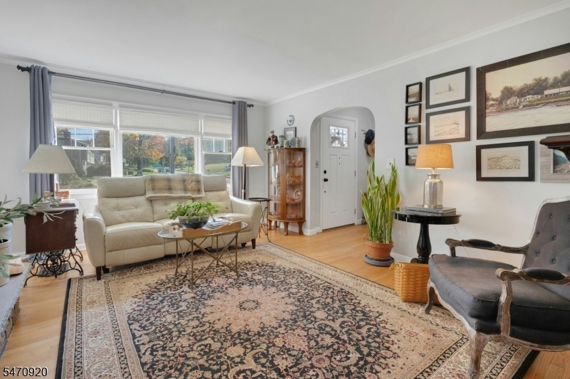 Hardwood Flooring i