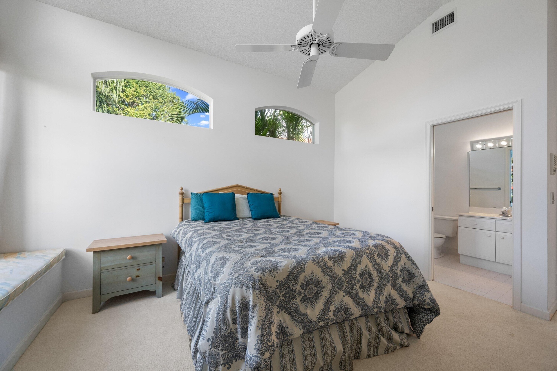 Second en-suite bedroom