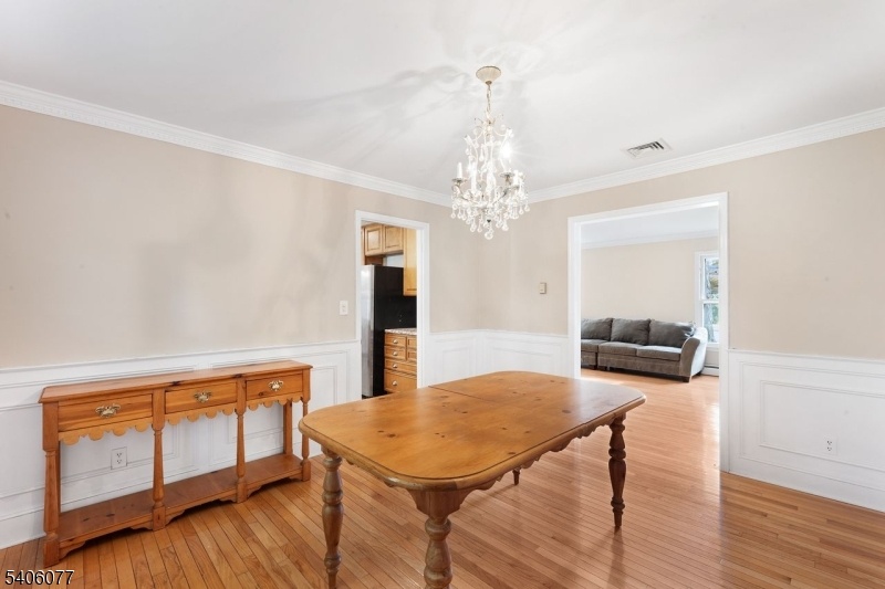Dining Room w/Custom Moldings