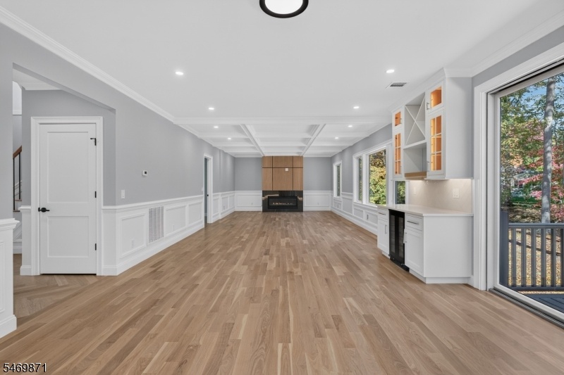 Wine cooler, slider to deck