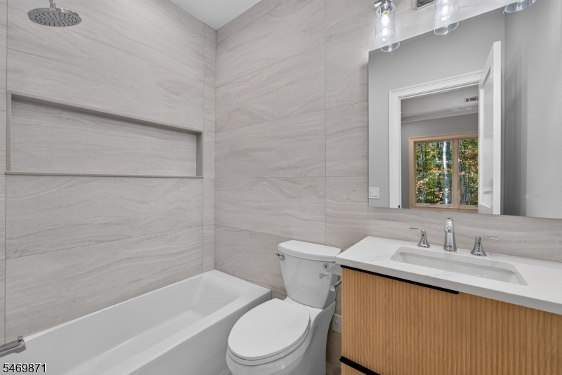 BR 3 bath