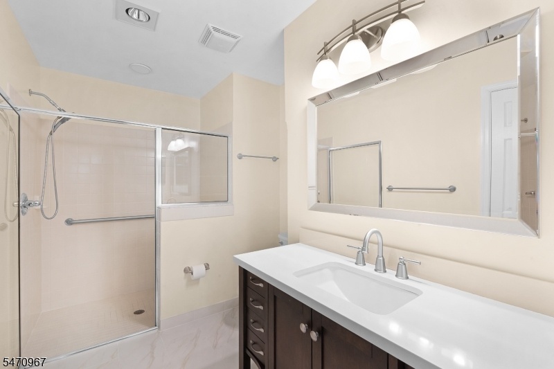 Primary bedroom- bathroom