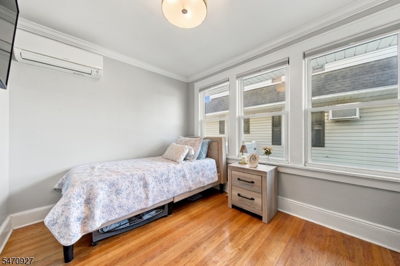 1ST FL OFFICE/BR