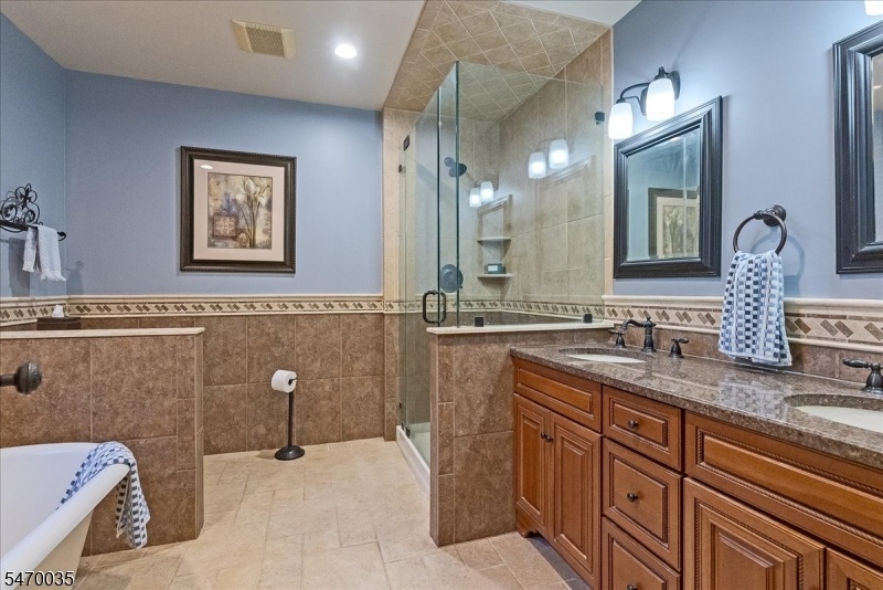 En Suite Bath